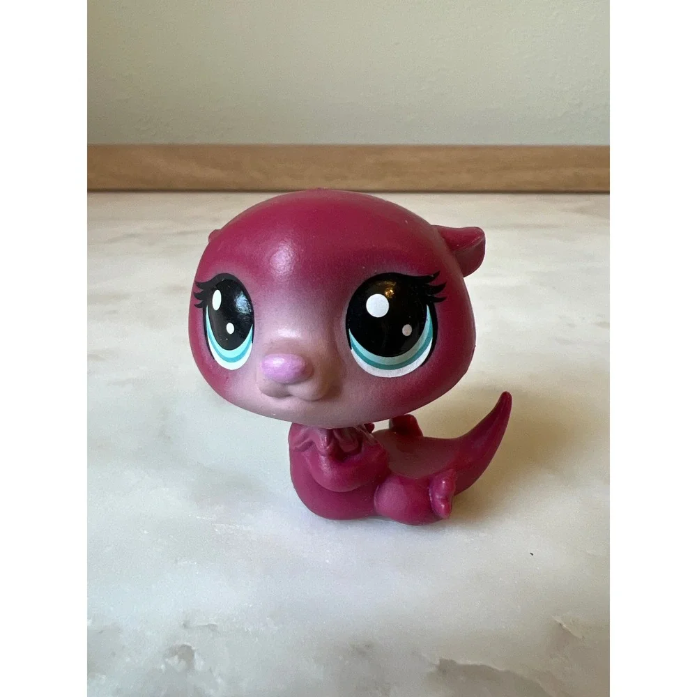 Littlest Pet Shop Trixie Otterbrook #1-138 G6 LPS Toy